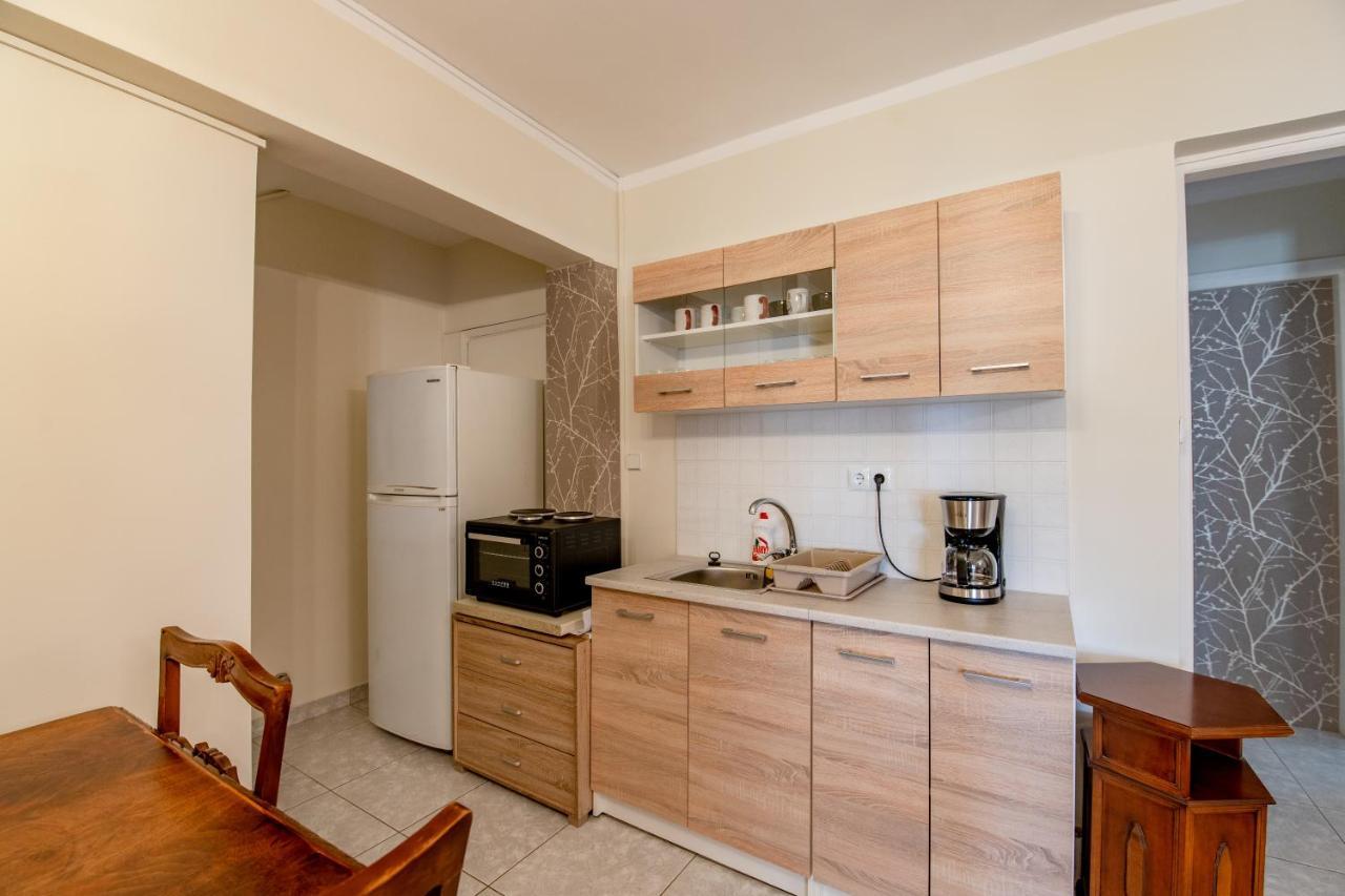 Evie'S Cozy Apartment เอเธนส์ ภายนอก รูปภาพ